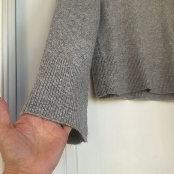 Great Condition Worn Once Bell Sleeve Mock Neck Sweater By J Crew - Picture 2 of 5